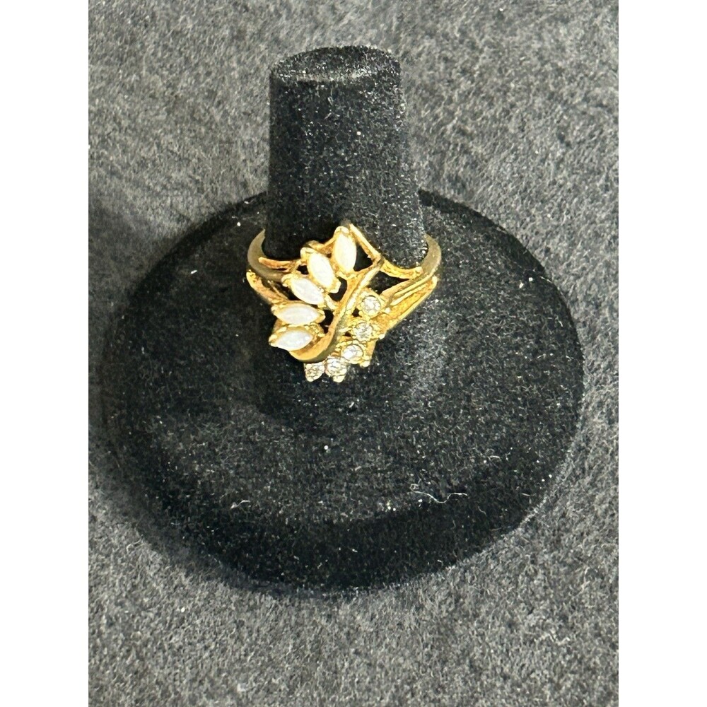 Vintage Uncas Style Faux Opal And Rhinestone Gold Tone Women's Ring Size 7 J235
